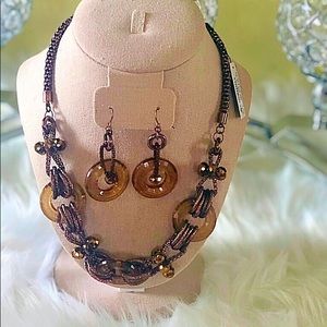 Necklace and earring set